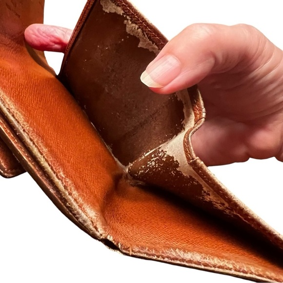 Louis Vuitton Mono Dual Snap Wallet - Picture 7 of 13